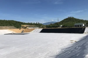 Màng chống thấm HDPE cho bãi chôn lấp rác thải
