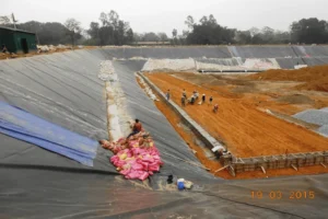 Màng chống thấm HDPE cho bãi chôn lấp rác thải