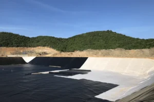 Màng chống thấm HDPE cho bãi chôn lấp rác thải