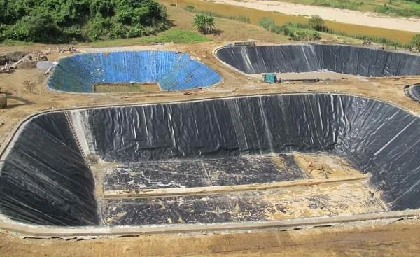 Màng bạt HDPE lót hồ xử lý nước thải