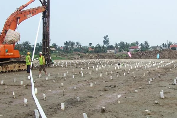 Bấc thấm có 2 loại chính là: bấc thấm đứng và bấc thấm ngang