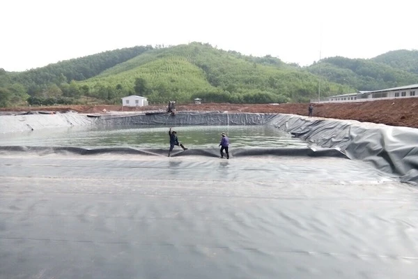 Thi công Biogas sử dụng màng chống thấm HDPE