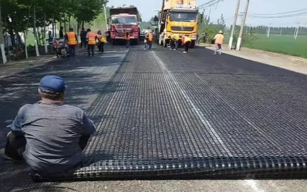 lưới địa kỹ thuật thi công kết cấu nền đường