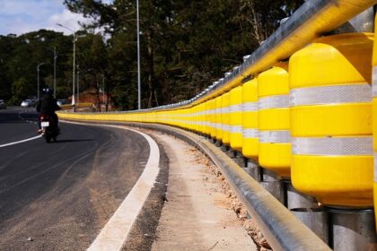 Giải pháp hộ lan bánh xoay an toàn giao thông