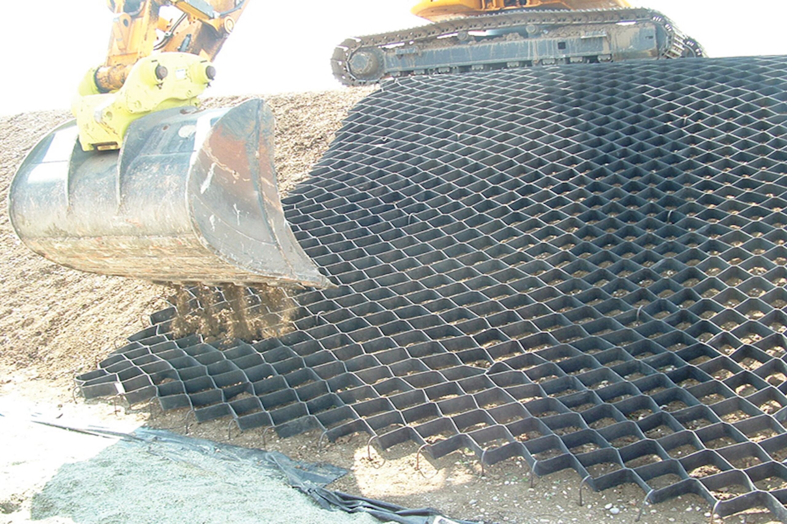 Ô địa kỹ thuật Geocell gia cố mái taluy